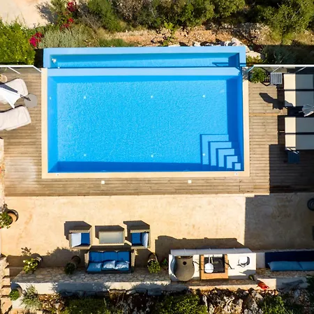 Alfresco Villa