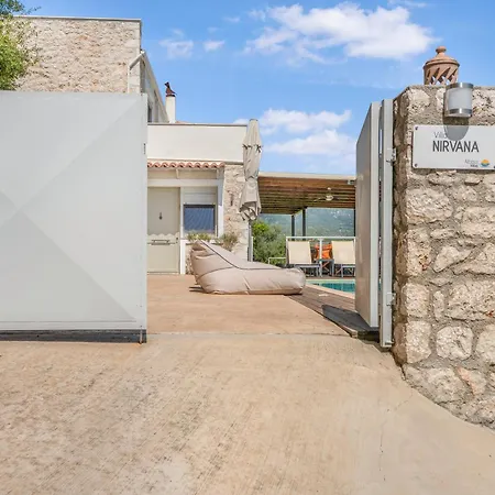 Alfresco Villa